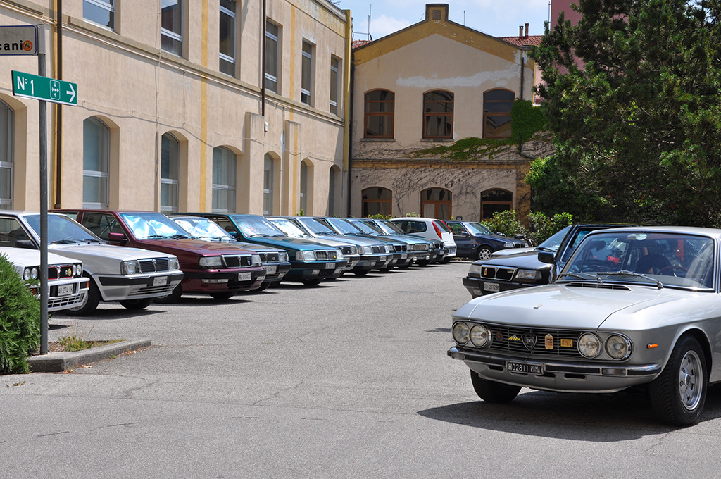 Lancia tra ruote e rotaie e